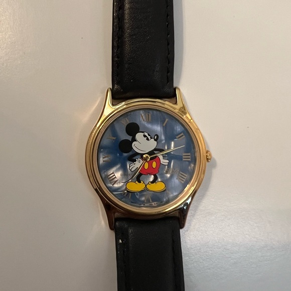 Mickey Mouse Watch - Picture 3 of 4